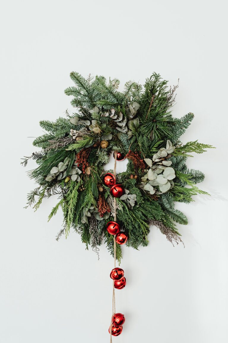 Winter Decor: Using Evergreens and Natural Elements